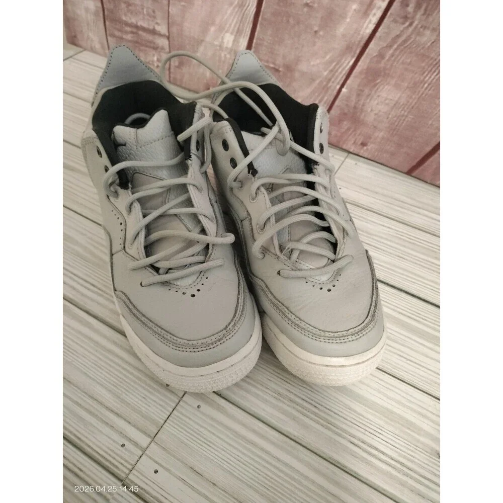 Nike Jordan- Courtside  Grey Black School Basketball School Sz 4Y AR1002-002